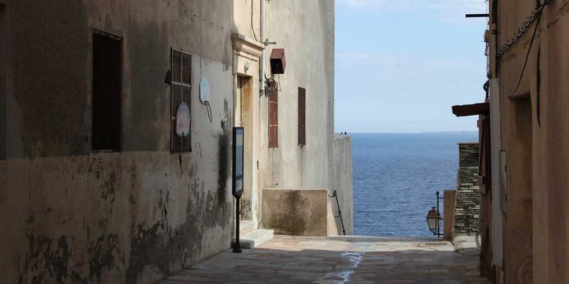 绿色变革:泰诺化工环保型表面活性剂的生产工艺与多元应用